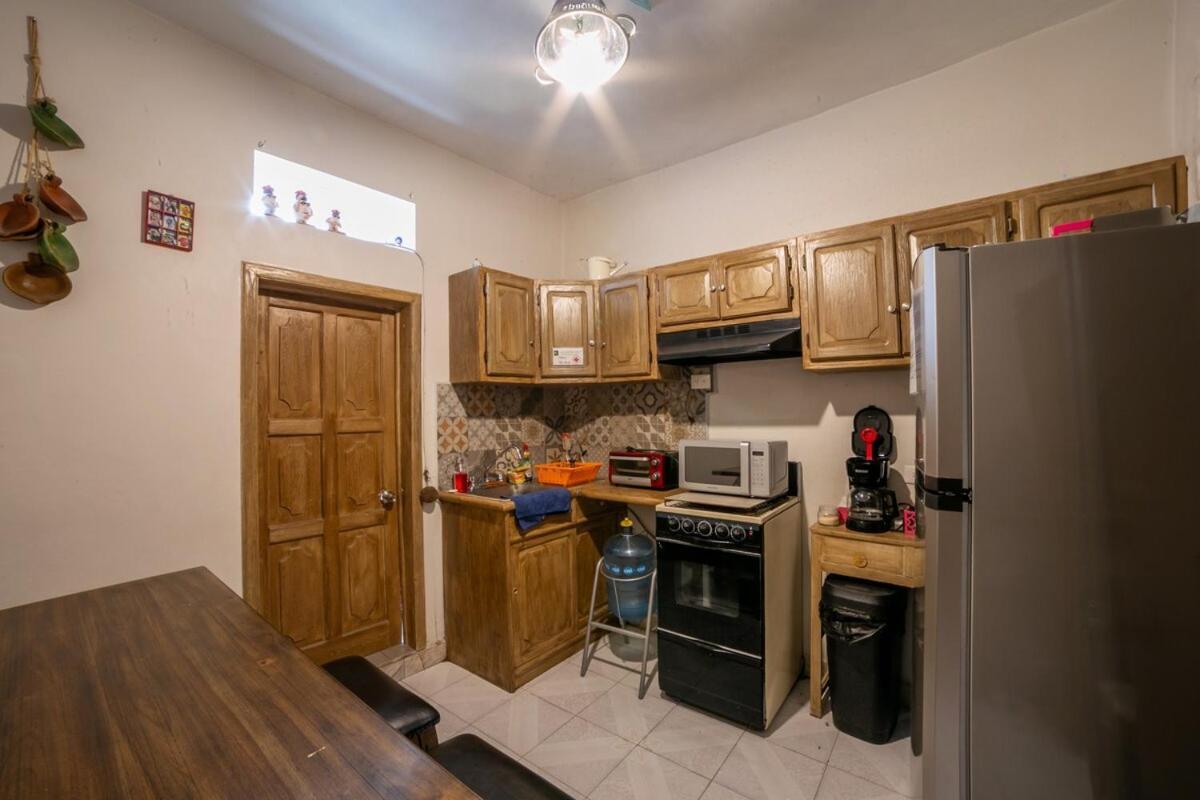 Colonial Charm Private With Bathroom Apartment